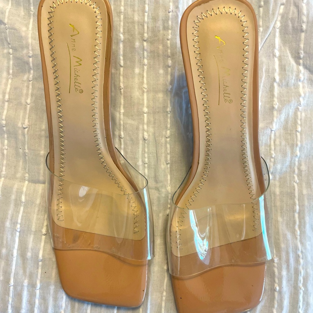 Clear kittens sandals / heels